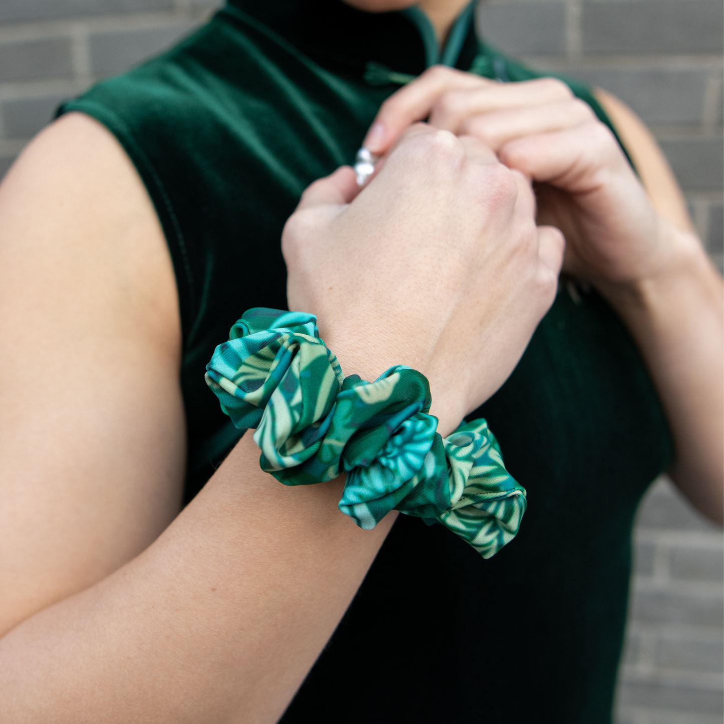 Green QiPao Scrunchie - 梦 (Dream)